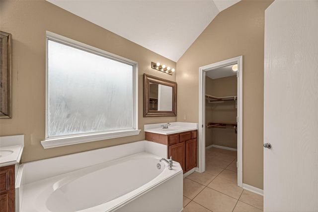 9022 Clearwood Landing Boulevard, Houston, TX 77075