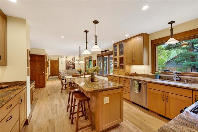 201 Saratoga Circle, Madison, WI 53705