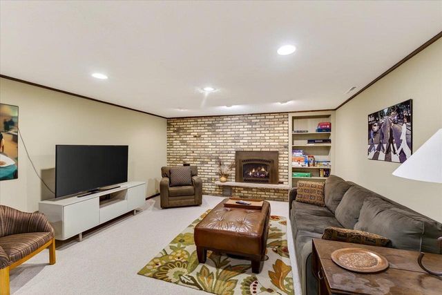 201 Saratoga Circle, Madison, WI 53705