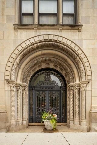 1755 E 55th Street 1204, Chicago, IL 60615