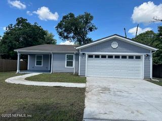 2072 LEON Road, Jacksonville, FL 32246