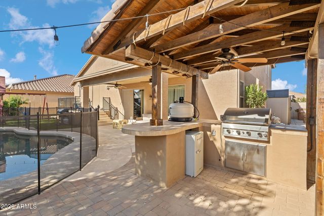 6943 W TETHER Trail, Peoria, AZ 85383