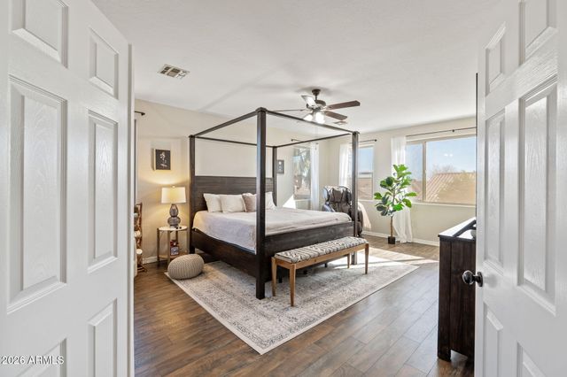 6943 W TETHER Trail, Peoria, AZ 85383