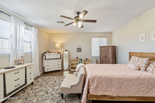 6943 W TETHER Trail, Peoria, AZ 85383