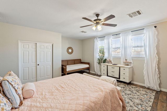 6943 W TETHER Trail, Peoria, AZ 85383