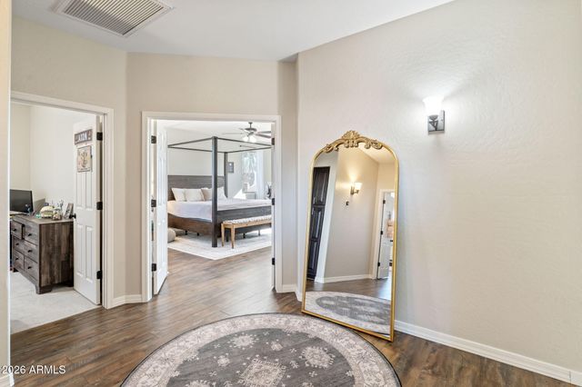 6943 W TETHER Trail, Peoria, AZ 85383