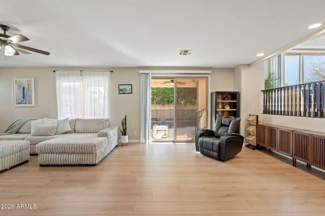 6943 W TETHER Trail, Peoria, AZ 85383