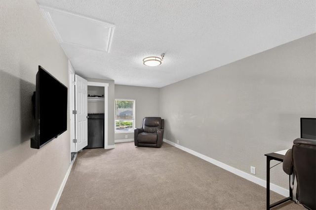 7239 Tracy Avenue, Kansas City, MO 64131