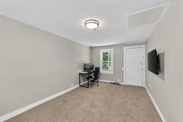 7239 Tracy Avenue, Kansas City, MO 64131