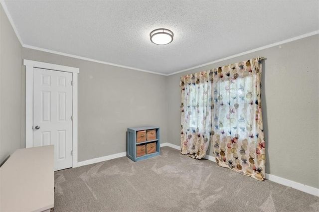 7239 Tracy Avenue, Kansas City, MO 64131
