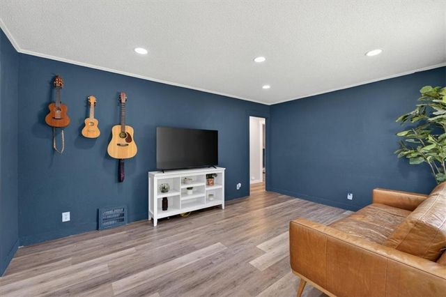 7239 Tracy Avenue, Kansas City, MO 64131