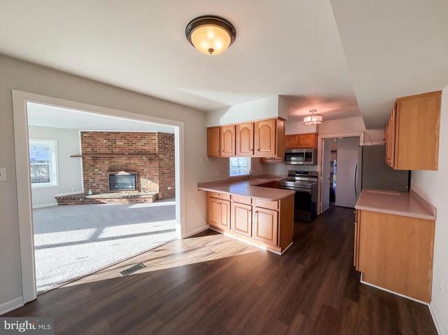 4116 MIDDLE RIDGE DR, Fairfax, VA 22033