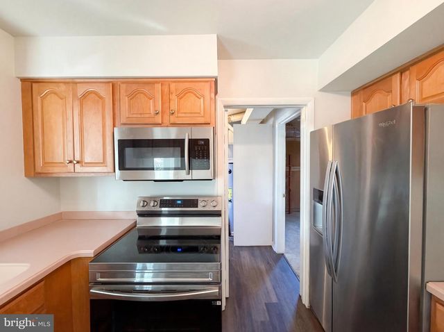 4116 MIDDLE RIDGE DR, Fairfax, VA 22033