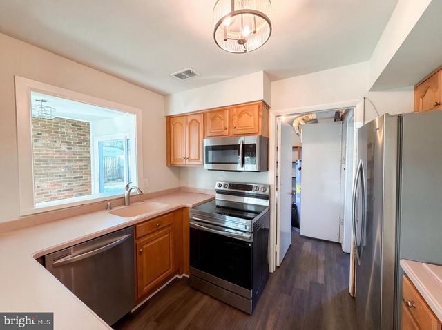 4116 MIDDLE RIDGE DR, Fairfax, VA 22033