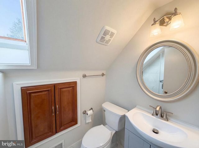 4116 MIDDLE RIDGE DR, Fairfax, VA 22033