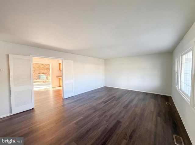 4116 MIDDLE RIDGE DR, Fairfax, VA 22033