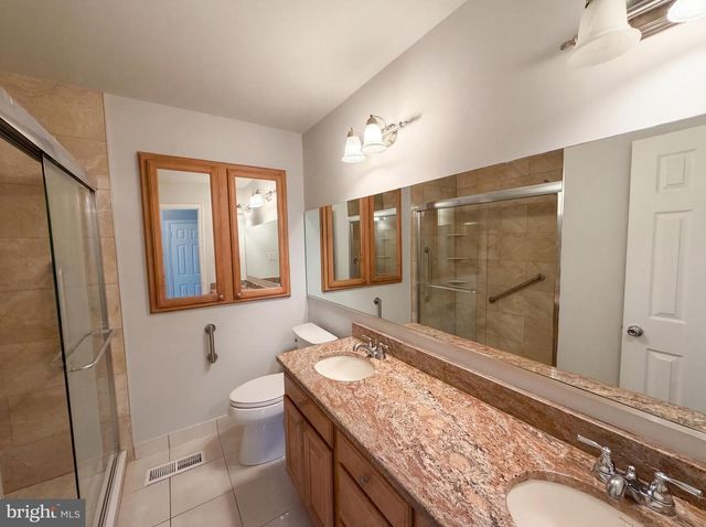 4116 MIDDLE RIDGE DR, Fairfax, VA 22033