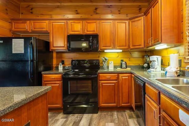 4532 Holly Forest Way, Gatlinburg, TN 37738