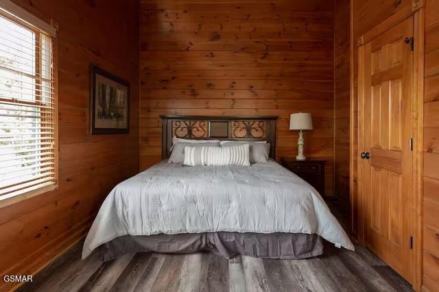 4532 Holly Forest Way, Gatlinburg, TN 37738