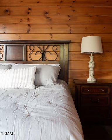 4532 Holly Forest Way, Gatlinburg, TN 37738