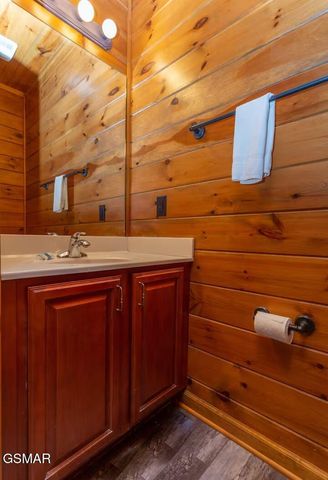 4532 Holly Forest Way, Gatlinburg, TN 37738