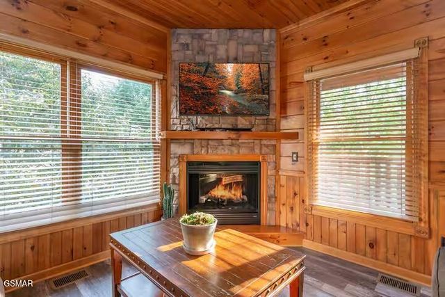 4532 Holly Forest Way, Gatlinburg, TN 37738