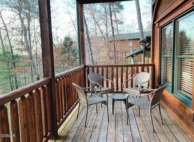 4532 Holly Forest Way, Gatlinburg, TN 37738