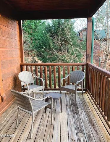 4532 Holly Forest Way, Gatlinburg, TN 37738