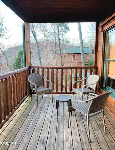 4532 Holly Forest Way, Gatlinburg, TN 37738
