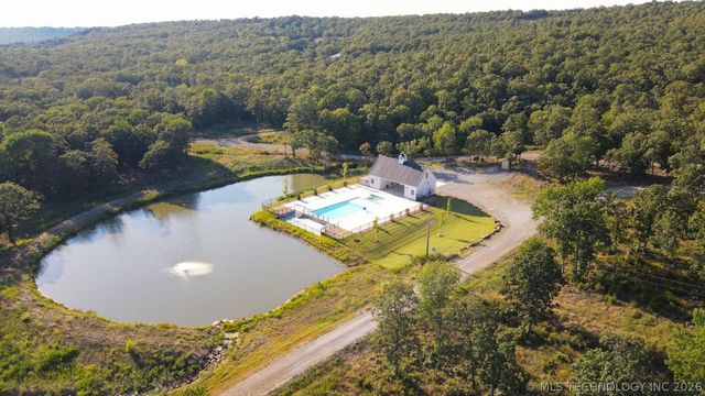 20 Falcon Tree Loop, Eufaula, OK 74432