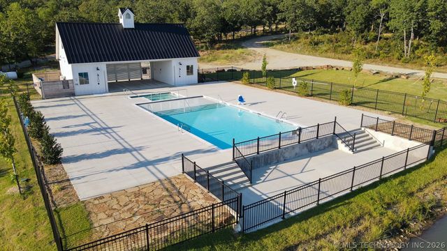 20 Falcon Tree Loop, Eufaula, OK 74432