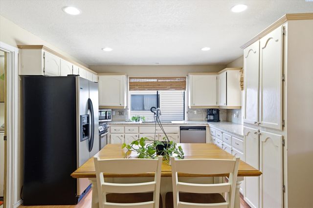 4135 Laurel Dr, West Richland, WA 99353