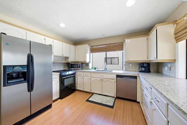 4135 Laurel Dr, West Richland, WA 99353