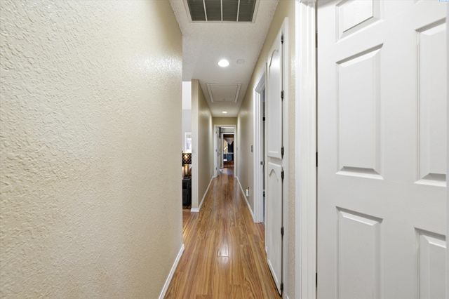 4135 Laurel Dr, West Richland, WA 99353