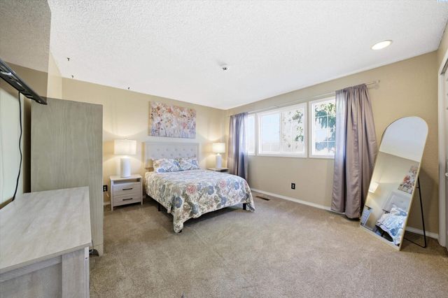 4135 Laurel Dr, West Richland, WA 99353