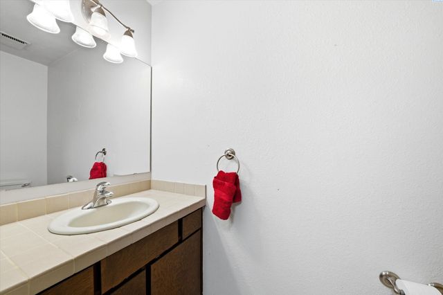 4135 Laurel Dr, West Richland, WA 99353