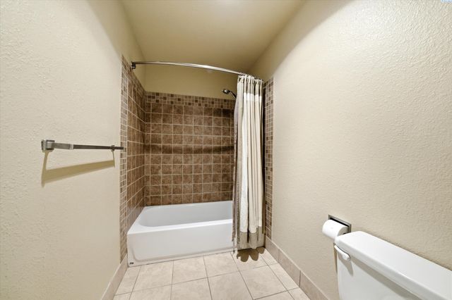 4135 Laurel Dr, West Richland, WA 99353