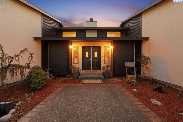 4135 Laurel Dr, West Richland, WA 99353