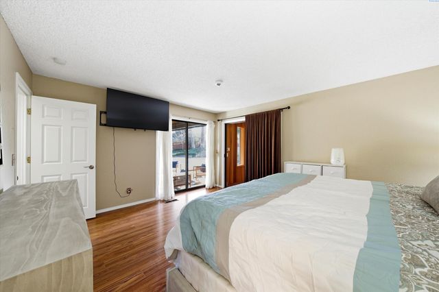 4135 Laurel Dr, West Richland, WA 99353