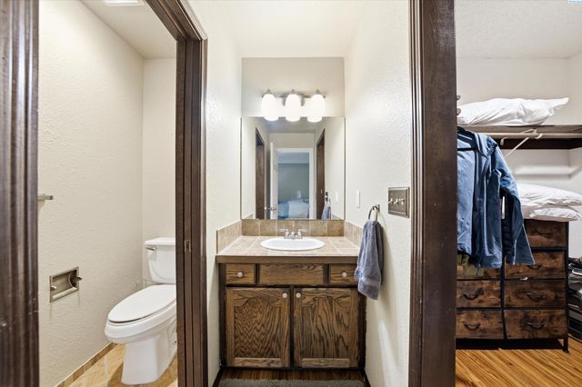 4135 Laurel Dr, West Richland, WA 99353