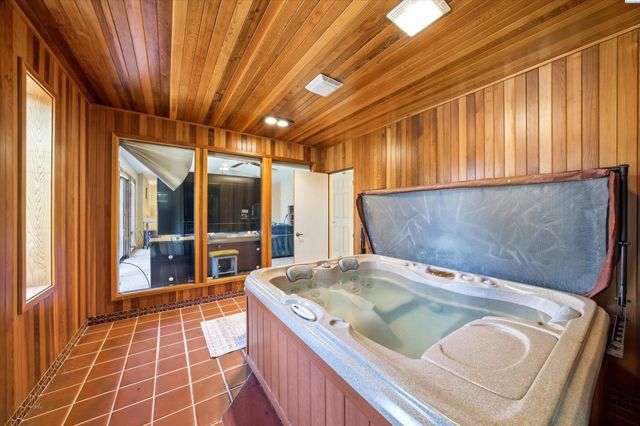 4135 Laurel Dr, West Richland, WA 99353