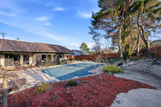 4135 Laurel Dr, West Richland, WA 99353