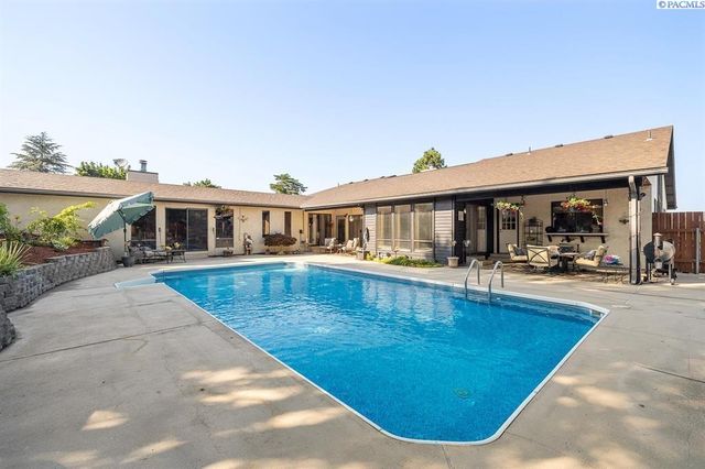 4135 Laurel Dr, West Richland, WA 99353