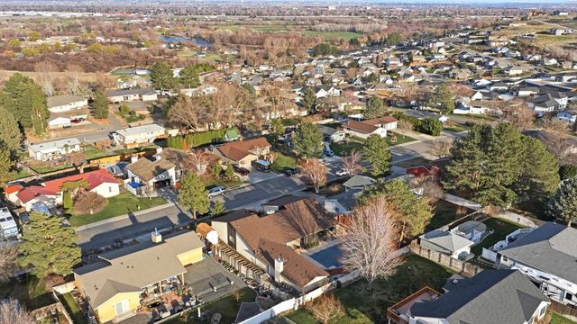 4135 Laurel Dr, West Richland, WA 99353