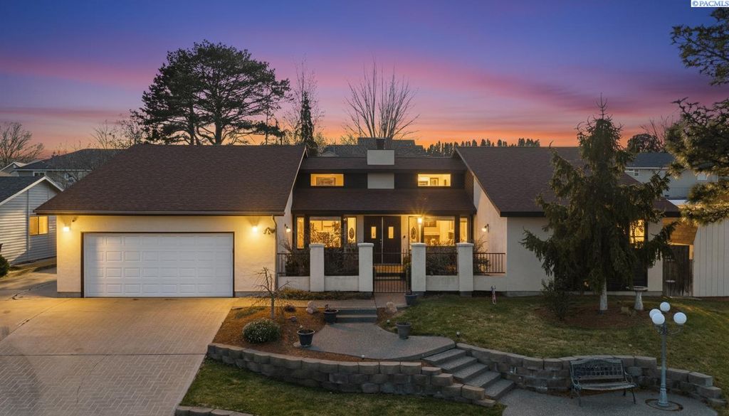 4135 Laurel Dr, West Richland, WA 99353