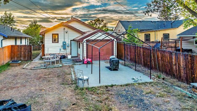 2913 AMES CT, Cheyenne, WY 82001