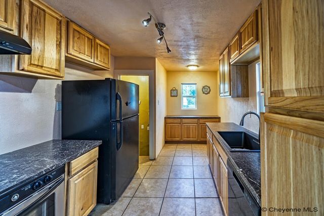 2913 AMES CT, Cheyenne, WY 82001