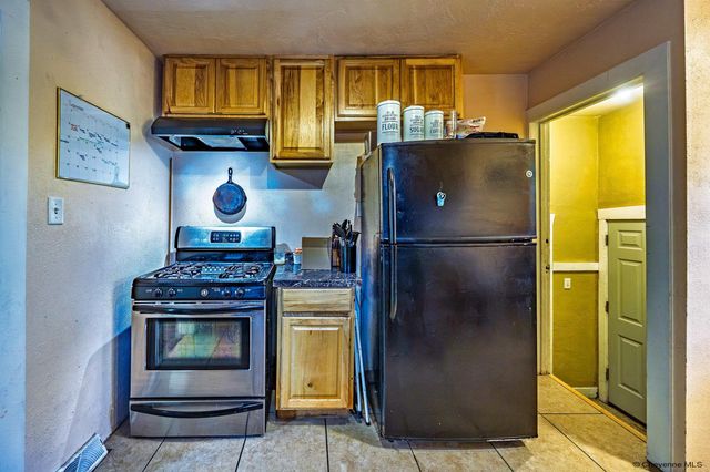 2913 AMES CT, Cheyenne, WY 82001