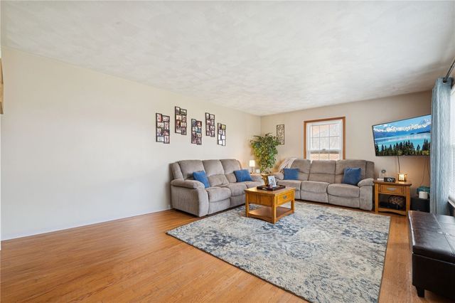 184 Washington Dr, Jefferson Twp, PA 15473