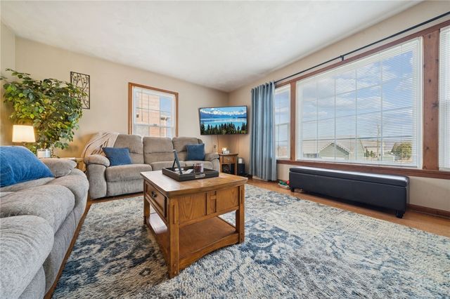 184 Washington Dr, Jefferson Twp, PA 15473